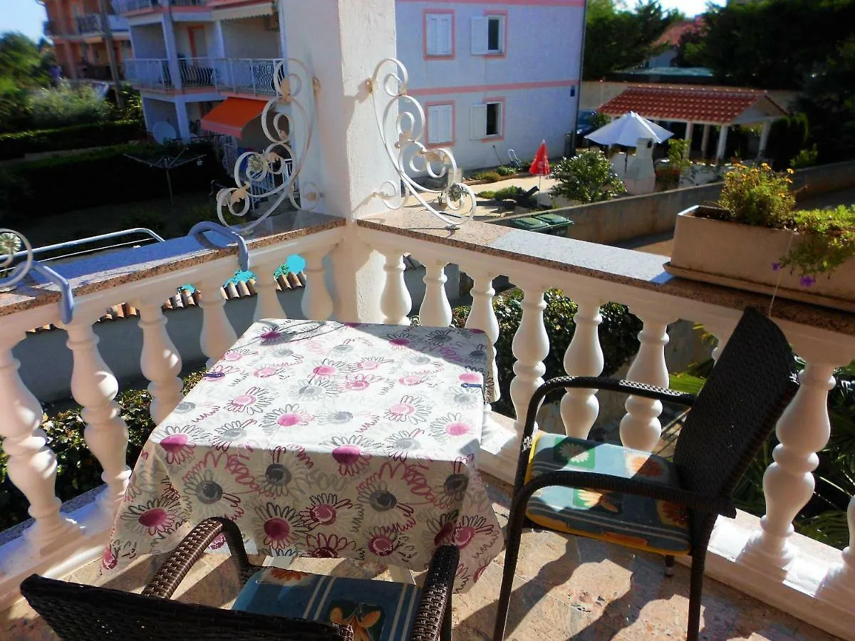 Apartment Villa Engel With Pool Porec