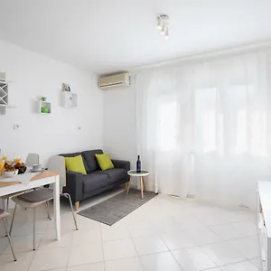https://castropola-apartment.pula-hotels.org