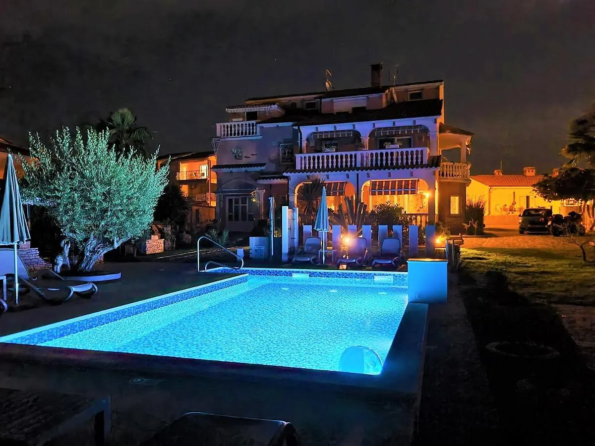 Apartment Villa Engel With Pool Porec 0*,